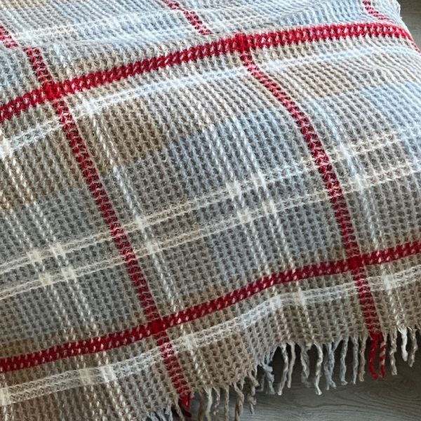 Soft plaid blanket 180x220 cm 50% wool, gray checkered
